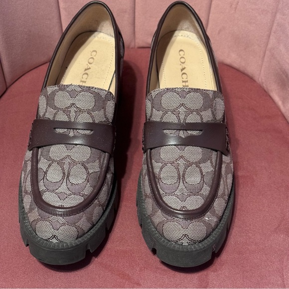 Coach shoes almost new - Picture 4 of 4
